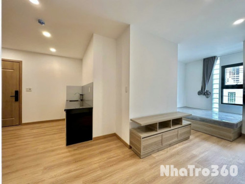 Studio ban công tách bếp, ngay chợ Xóm Chiếu, Đh Luật, Đh Nguyễn Tất Thành, cầu Nguyễn Văn Cừ,...