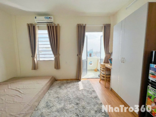 Full nội thất, cửa sổ, ban công, giá rẻ, tự do