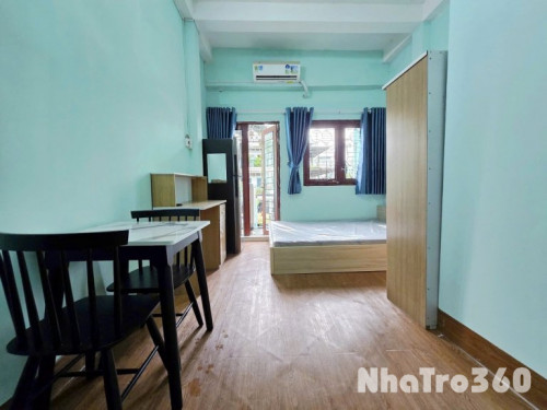 Full nt, máy giặt riêng, ban công, tách bếp