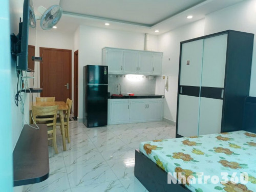 Cho thuê studio ban công lớn Q1, ngay trung tâm gần Q1 cầu Ông Lãnh, chợ Bến Thành, Pullman, Bùi Viện,...