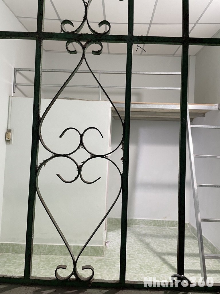 Nhà cho thuê 15m2, có gác, sân rộng rãi giá rẻ