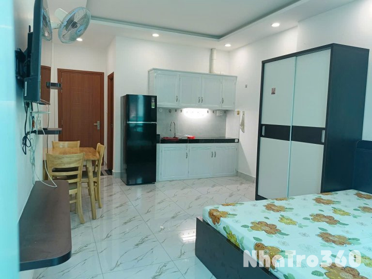 Cho thuê studio ban công lớn Q1, ngay trung tâm gần Q1 cầu Ông Lãnh, chợ Bến Thành, Pullman, Bùi Viện,...