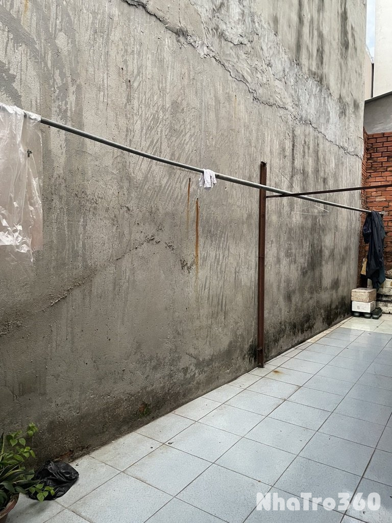 Nhà cho thuê 15m2, có gác, sân rộng rãi giá rẻ