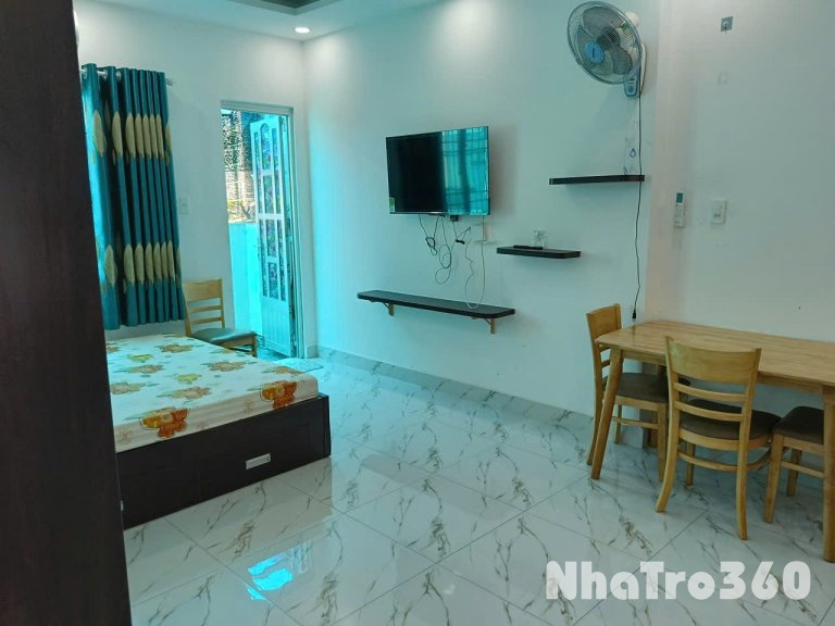 Cho thuê studio ban công lớn Q1, ngay trung tâm gần Q1 cầu Ông Lãnh, chợ Bến Thành, Pullman, Bùi Viện,...