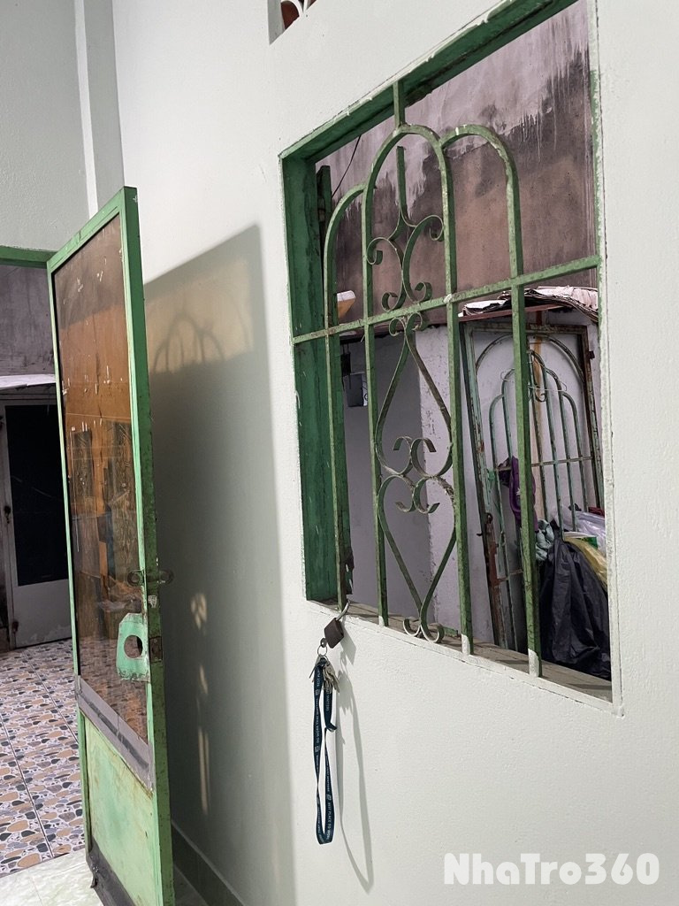 Nhà cho thuê 15m2, có gác, sân rộng rãi giá rẻ