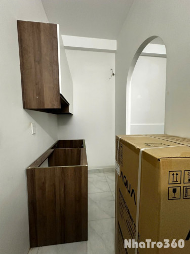 Studio ban công tách bếp gần Đh Luật, Đh Nguyễn Tất Thành, cầu Tân Thuận, chợ 200,...