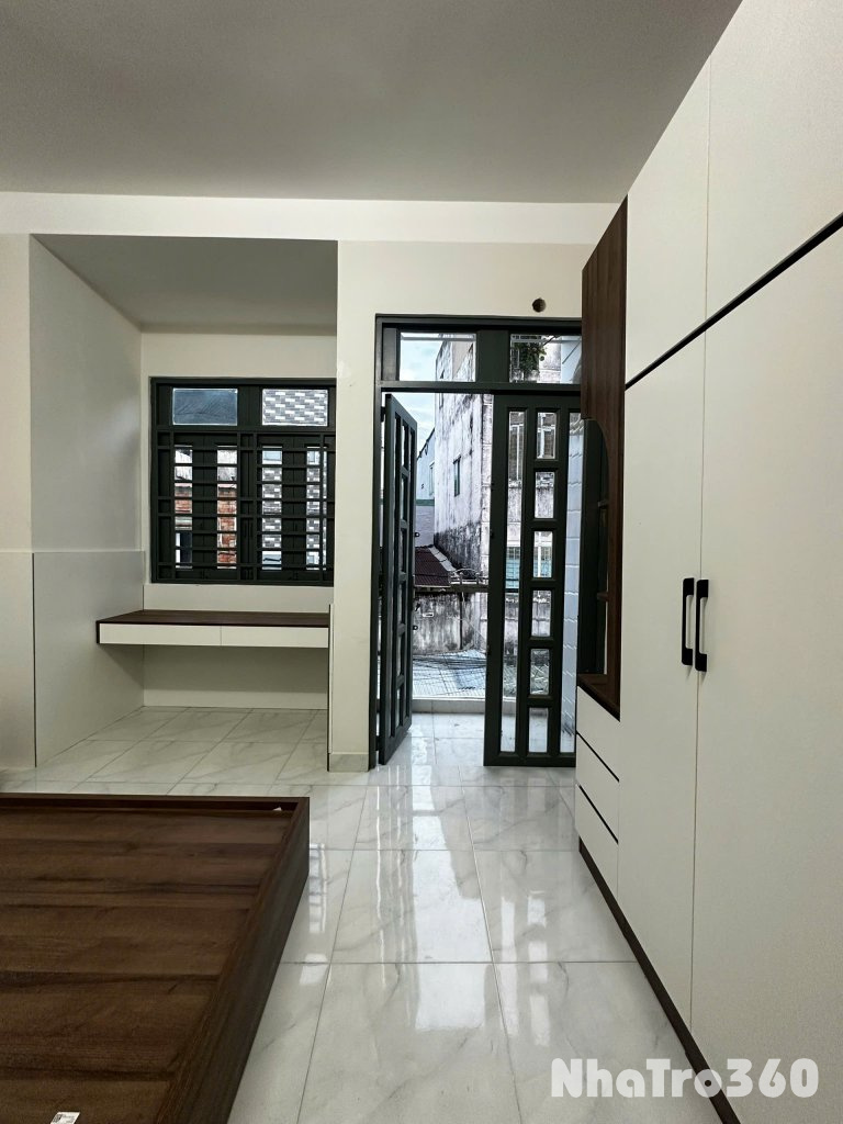 Studio ban công tách bếp gần Đh Luật, Đh Nguyễn Tất Thành, cầu Tân Thuận, chợ 200,...