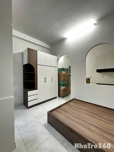 Studio ban công tách bếp gần Đh Luật, Đh Nguyễn Tất Thành, cầu Tân Thuận, chợ 200,...