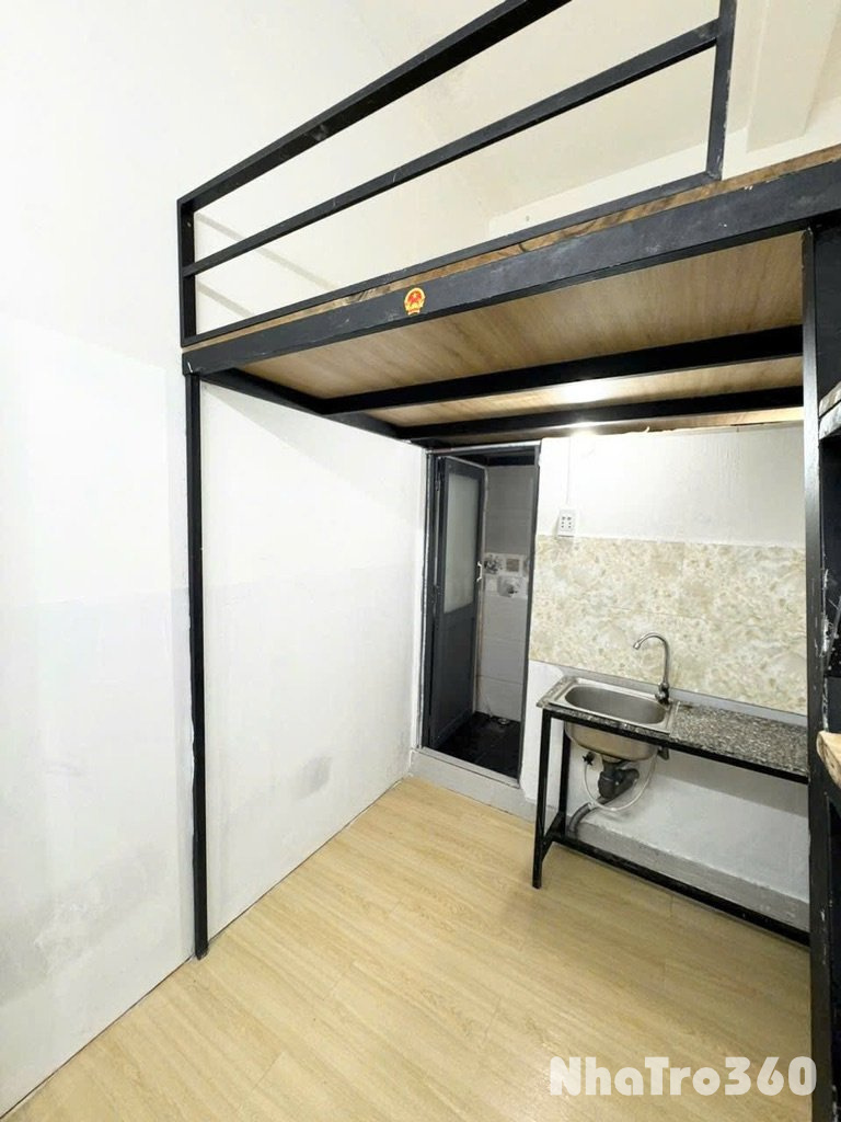 PHÒNG GIÁ RẺ CÓ MÁY LẠNH GÁC CAO