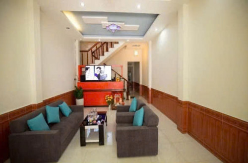 Cho thuê nhà nguyên căn 9 phòng ngủ sân đậu ô tô mặt tiền Nguyễn Lương Bằng phường 2 Đà Lạt giá 19 triệu