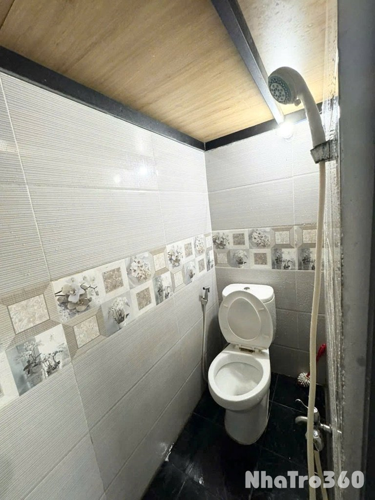 PHÒNG GIÁ RẺ CÓ MÁY LẠNH GÁC CAO