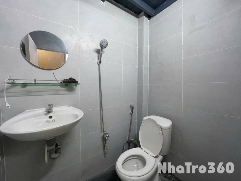 Phòng cho thuê mới xây đầu đường an dương vương q8