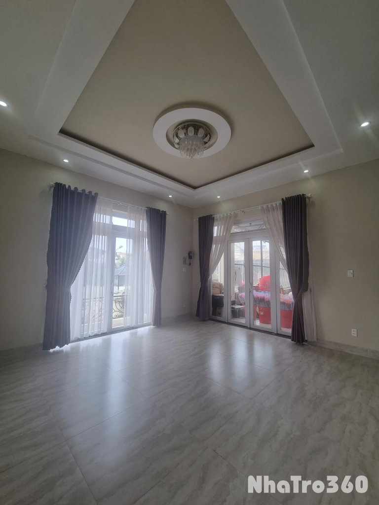 Cho thuê nhà nguyên căn 3 phòng ngủ full nội thất mặt tiền Trần Đại Nghĩa phường 8 Đà Lạt giá 12 triệu