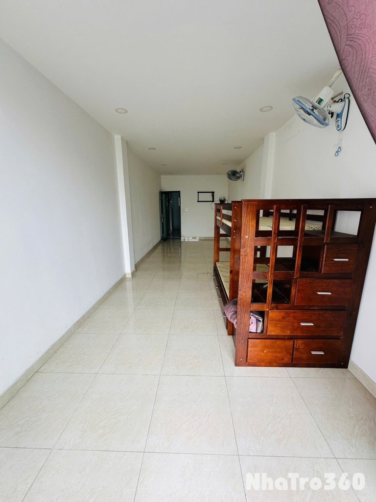 Cho nữ thuê phòng tầng 2, tầng 3 đường Bến Vân Đồn