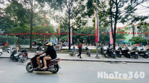Cho thuê nhà tập thể tầng 1 Lương Khánh Thiện, 65m² Ô tô đỗ cửa ngày đêm, 7 Triệu