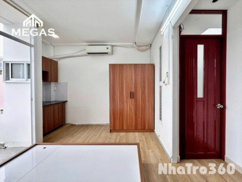 Căn hộ ban công Q10, giáp Q1- gần Đh UEH, Đh Văn Hiến, Đh Hoa Sen, 