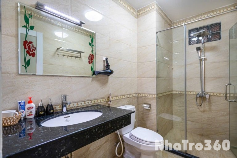 Căn hộ full nội thất tách bếp Q1 gần chợ Bến Thành