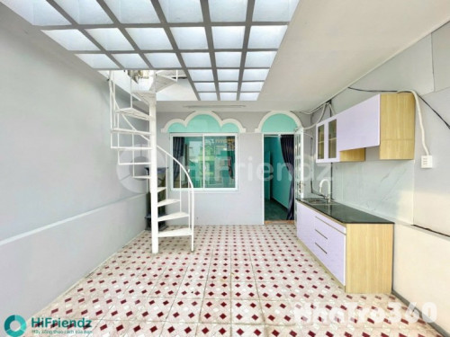 Cho thuê phòng trọ Q1 ban công rộng gần ĐH UEH,…