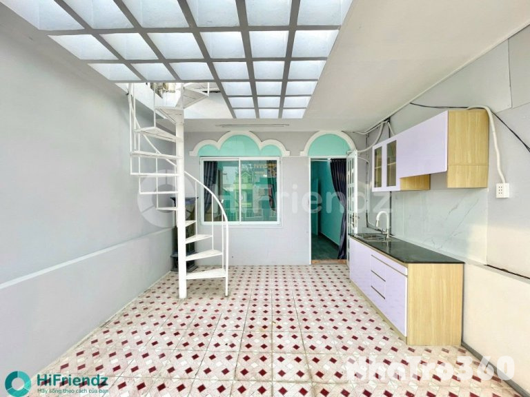 Cho thuê phòng trọ Q1 ban công rộng gần ĐH UEH,…