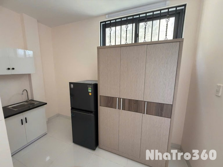 Cho thuê căn hộ ban công, Q4, Đường Tôn Thất Thuyết, gần ĐH Nguyễn Tất Thành, ĐH Luật, Chợ Xóm Chiếu