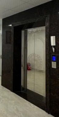 Tôi cho thuê nhà mới, căn góc, 98m2_ 5T; vỉa hè, Hoàng Quốc Việt-29 Tr