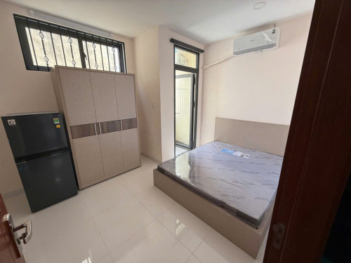 Cho thuê căn hộ ban công, Q4, Đường Tôn Thất Thuyết, gần ĐH Nguyễn Tất Thành, ĐH Luật, Chợ Xóm Chiếu