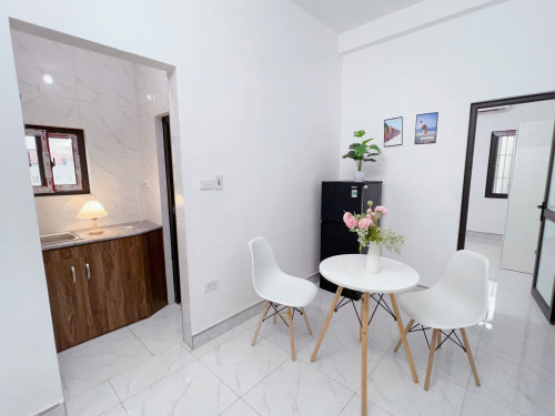 Cho thuê CCMN khép kín 1PK + 1PN thoáng đẹp tại ngách 15 ngõ 20 Hồ Tùng Mậu