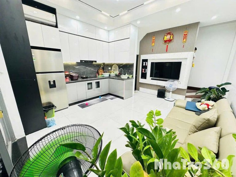 Cho thuê nhà ngõ Trần Thái Tông 36m² x 6 tầng, gồm 3 ngủ, 4 vệ sinh, 15,5 triệu