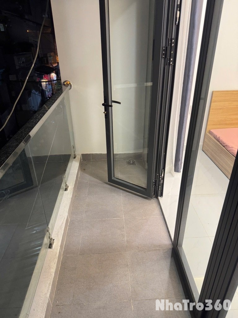 PHÒNG BAN CÔNG 30m2 QUẬN 10 ĐƯỜNG LÊ HỒNG PHONG