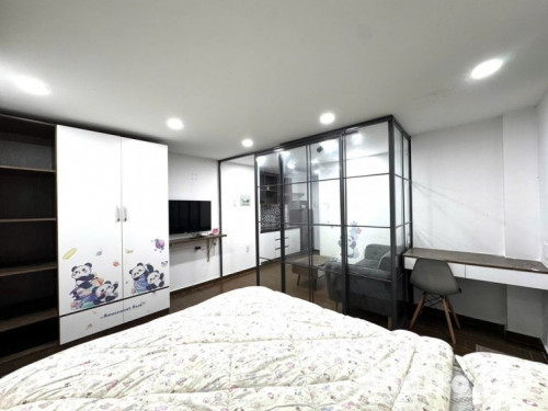 Cho thuê căn hộ Q1, gần chơ Bến Thành, CV 23/9,..