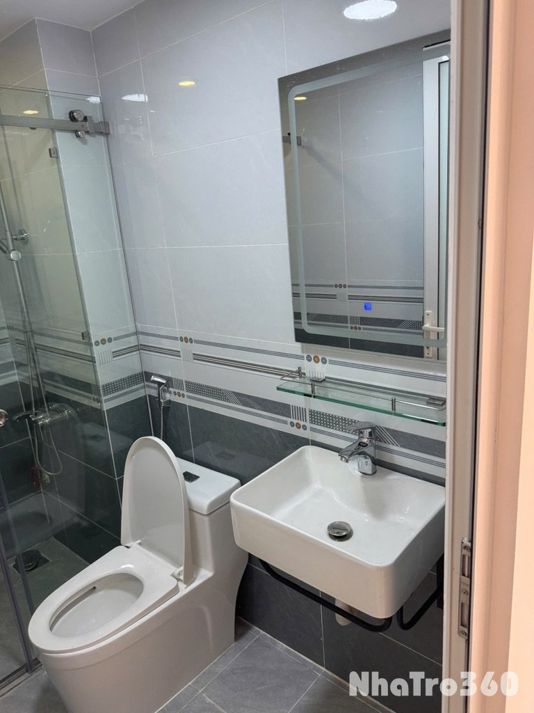 PHÒNG BAN CÔNG 30m2 QUẬN 10 ĐƯỜNG LÊ HỒNG PHONG