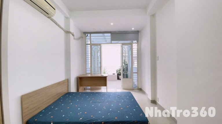 Cho thuê căn hộ ban công quận 1 gần chợ Bến Thành