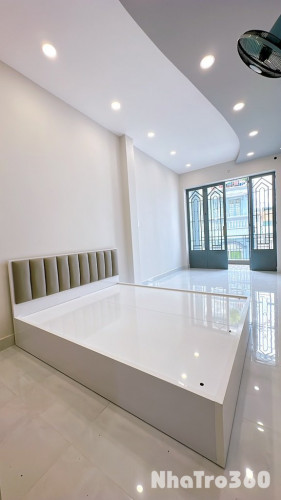 Cho Thuê Nhà 3 Phòng Ngủ, hẻm VF3, Q.Phú Nhuận