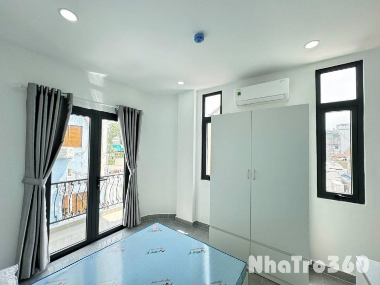 Cho thuê căn hộ ban công, Q1, Đường Nguyễn Trãi, gần ĐH Sài Gòn, Công Viên 23/9, Cầu Nguyễn Văn Cừ