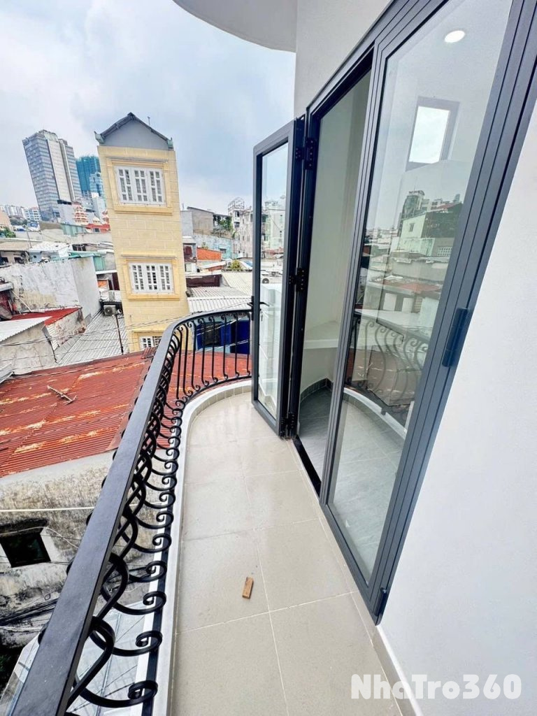 Cho thuê căn hộ ban công, Q1, Đường Nguyễn Trãi, gần ĐH Sài Gòn, Công Viên 23/9, Cầu Nguyễn Văn Cừ