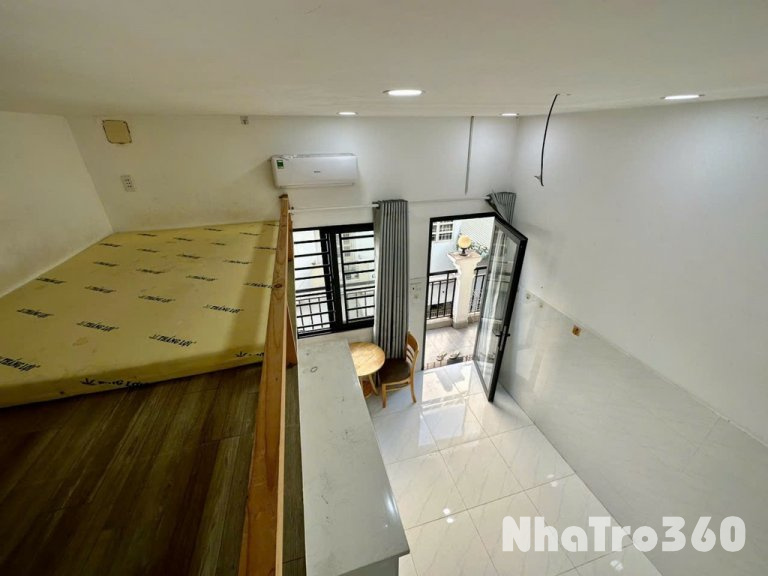 DUPLEX BAN CÔNG Ở TÂN BÌNH GẦN NHÀ GA T3