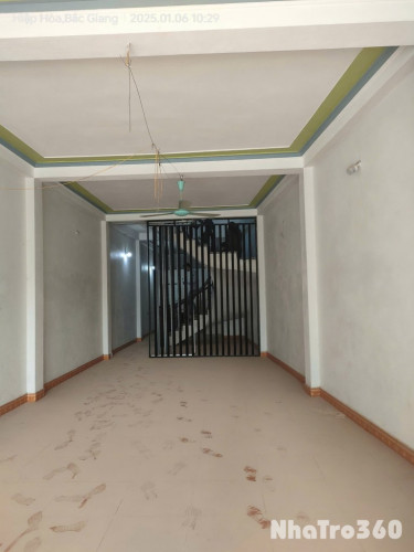 Thuê lâu dài giá rẻ phòng đào tạo Giáp Bát 300m, tầng 3,4, mặt tiền 30m, 25 tr/th, Hoàng Mai.                                                                                                      +