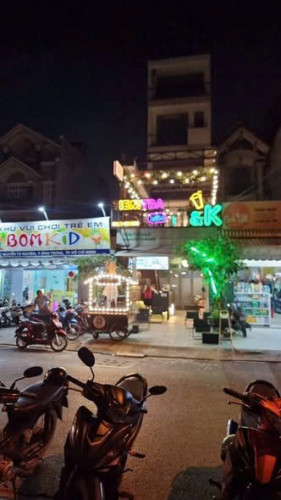 SANG NHƯỢNG MẶT BẰNG ĐẸP - KINH DOANH NGAY TẠI QUẬN 2 - THỦ ĐỨC