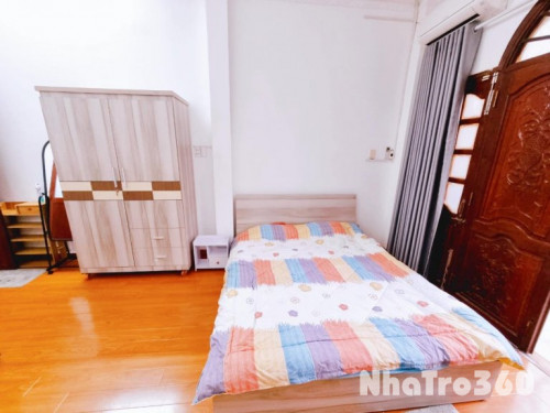 Cho thuê căn hộ ban công, Q10, đường 3/2, gần ĐH Hoa Sen, Nhà Thờ Đồng Tiến, Vạn Hạnh Mall
