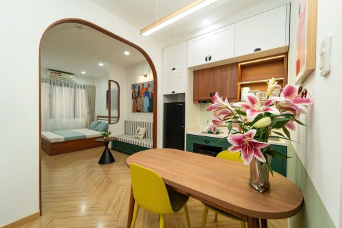 Cho thuê căn hộ ban công, Q1, Đường Lê Thị Riêng, gần Công Viên Tao Đàn, Công Viên 23/9, Ngã Sáu Phù Đổng