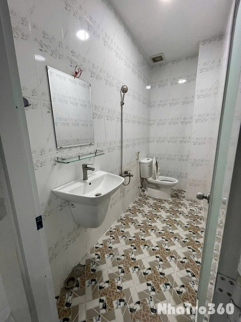 CĂN HỘ BAN CÔNG NGAY LÝ THƯỜNG KIỆT TÂN BÌNH