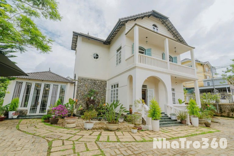 Cho Thuê Villa Cao Cấp Tại Hồ Than Thở Đà Lạt – View Đẹp, Vị Trí Đắc Địa