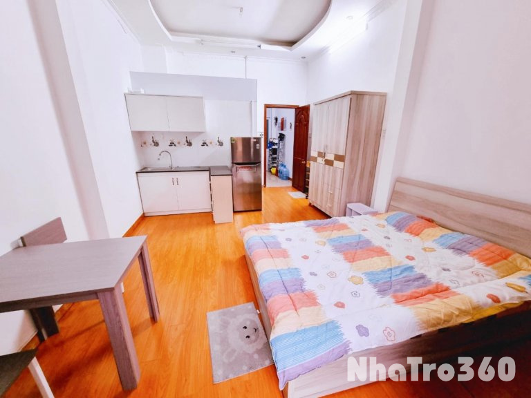 Cho thuê căn hộ ban công, Q10, đường 3/2, gần ĐH Hoa Sen, Nhà Thờ Đồng Tiến, Vạn Hạnh Mall