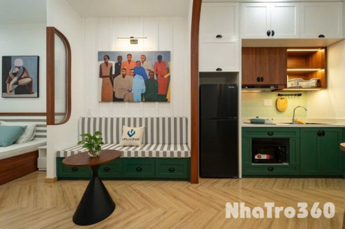 Cho thuê căn hộ ban công, Q1, Đường Lê Thị Riêng, gần Công Viên Tao Đàn, Công Viên 23/9, Ngã Sáu Phù Đổng