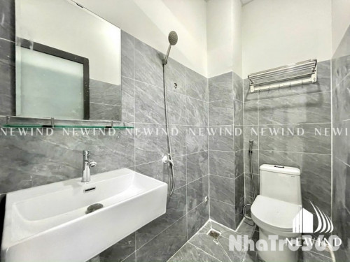 Cho thuê căn hộ ban công, Q4, Đường Đoàn Văn Bơ, gần ĐH Nguyễn Tất Thành, chợ Xóm Chiếu, Cầu Tân Thuận