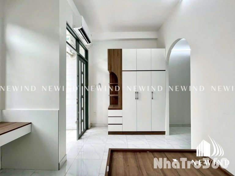 PHÒNG BAN CÔNG 35M2 QUẬN 4 GẦN ĐH LUẬT NGUYỄN TẤT