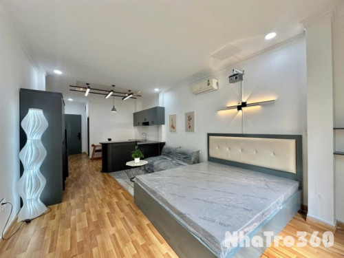 PHÒNG BAN CÔNG 40M2 QUẬN 3 GẦN CV TAO ĐÀN