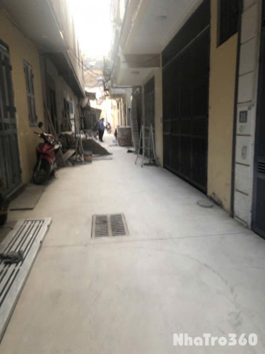 Thuê lâu dài giá rẻ phòng đào tạo Giáp Bát 300m, tầng 3,4, mặt tiền 30m, 24 tr/th, Hoàng Mai.                                                                                                      +