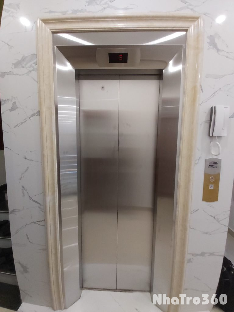 Cho thuê nhà, Thang máy, PCCC, Vỉa hè, 98m2- 4T, P. Hoàng Cầu_30 Tr