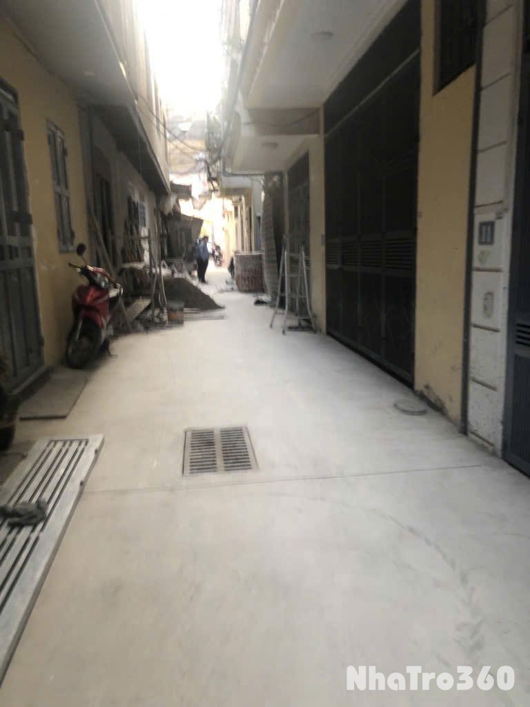 Thuê lâu dài giá rẻ phòng đào tạo Giáp Bát 300m, tầng 3,4, mặt tiền 30m, 24 tr/th, Hoàng Mai.                                                                                                      +